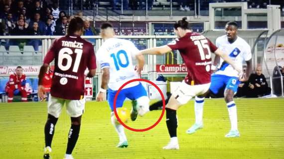 Moviola GdS - No rigore su Lautaro e Dumfries. Giallo a Barella? Chissà il labiale...