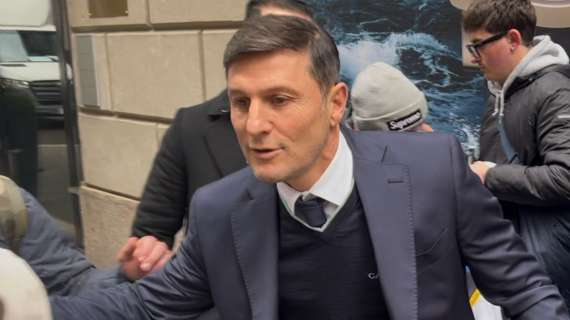 Zanetti fa 52, gli auguri dell'Inter: "Simbolo dell'interismo. Le parole non bastano a descriverlo"