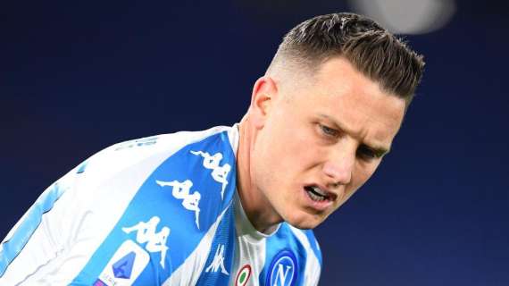 Repubblica - Napoli, fastidio muscolare per Piotr Zielinski: a rischio il match con l'Inter?