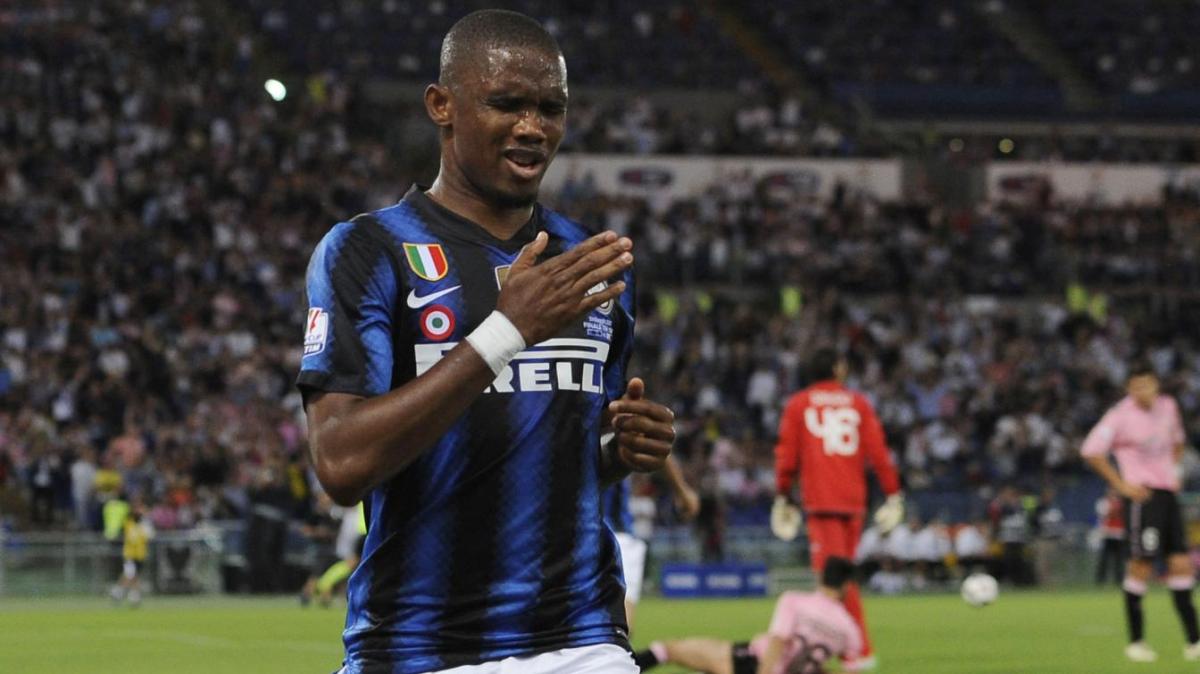 Eto'o compie 45 anni, l'Inter: "Ci ha aiutato a raggiungere traguardi straordinari grazie a carisma e spirito di sacrificio" 