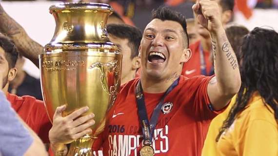 Cile, Pizzi: "Medel a centrocampo? Non c'è bisogno" 