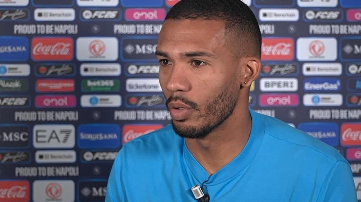 Napoli, Juan Jesus: "Arbitri, fatto un passo indietro. Samuel e Chivu oggi giocherebbero una gara sì e una no"