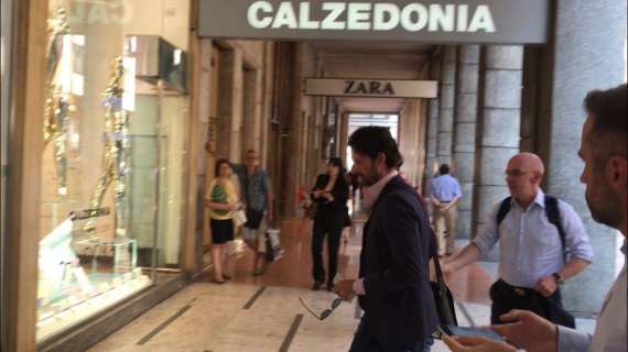 FOTO - Valietti-Genoa, l'agente Ariatti appena entrato in sede