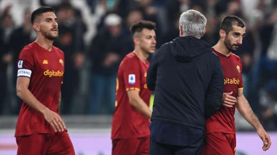 Roma, nuovi problemi per Mourinho: quattro calciatori positivi al Covid-19