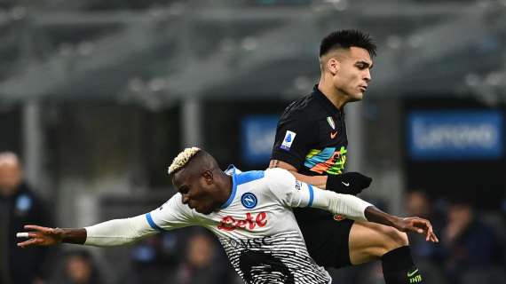 Bookies - Napoli-Inter, il 2 offerto a 2,45. Lautaro vs Osimhen: gol del Toro più probabile 