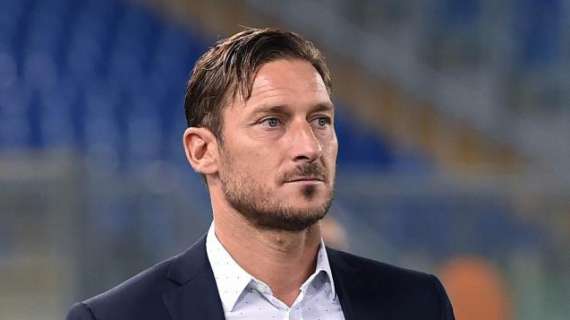 Totti: "Roma tra le 3-4 che possono vincere il titolo" 