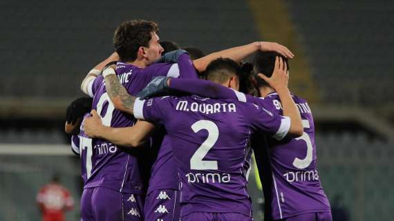 Bonaventura-Vlahovic, la Fiorentina regola il Crotone. Simy non basta, finisce 2-1