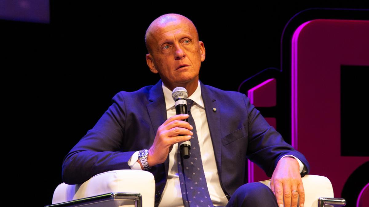 Collina: "Fallo di mano? Il calcio non è tennis. Sul fuorigioco questione filosofica"