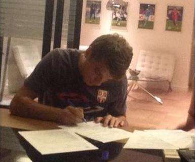FOTO - Ljajic, la firma per l'Inter dal ritiro della Serbia