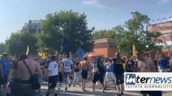 VIDEO - Intorno al Meazza è già entusiasmo nerazzurro 