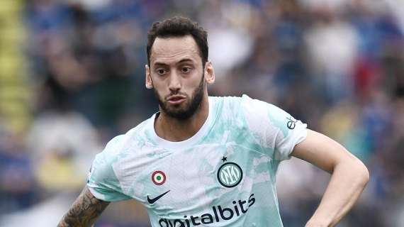 Sky - Inter-Juve, Calhanoglu più di Brozovic (diffidato). Chi con Lautaro? Dzeko favorito rispetto a Lukaku