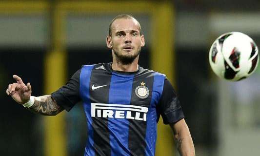 Mediaset - Sneijder-Psg, ci sarebbe l'accordo? Ora Leonardo e l'Inter...