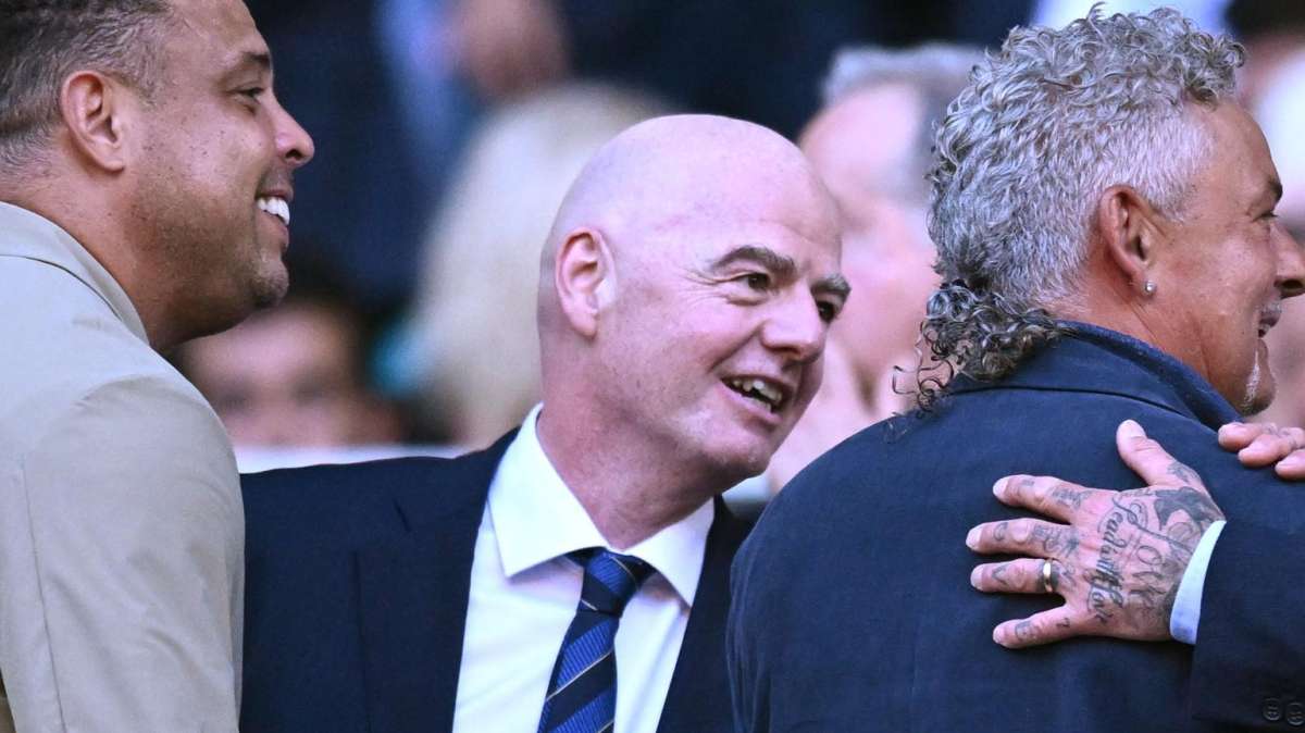 Partite di campionato all'estero, ora la FIFA apre: allo studio un protocollo