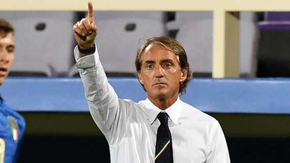 Mancini: "Passo indietro su apertura stadi da Gravina? Ricostruzioni fantasiose. Formazione, ho solo un paio di dubbi"