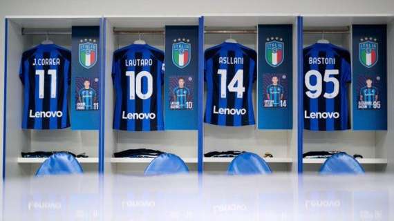 Contro la Lazio in nerazzurro: Inter in campo con la prima maglia. Le foto dello spogliatoio