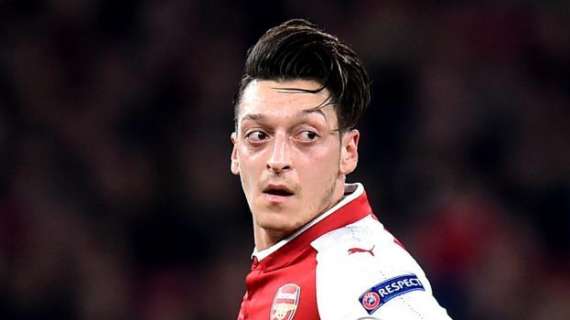 From UK - Arsenal-Ozil, il motivo della frattura: gettata a terra la fascia da capitano