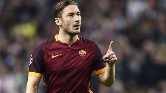 Qui Roma - Totti, Manolas e Rüdiger in gruppo