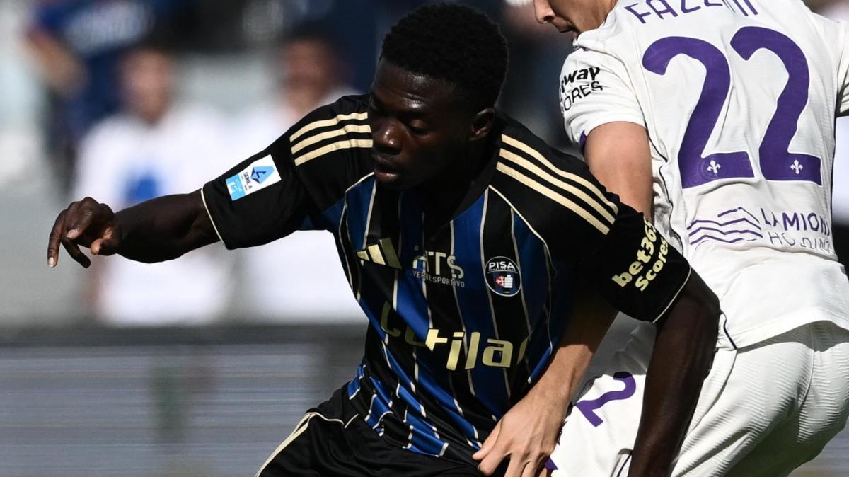 Pisa, stop per Akinsanmiro: lussazione alla spalla destra per il centrocampista in prestito dall'Inter. Il comunicato 