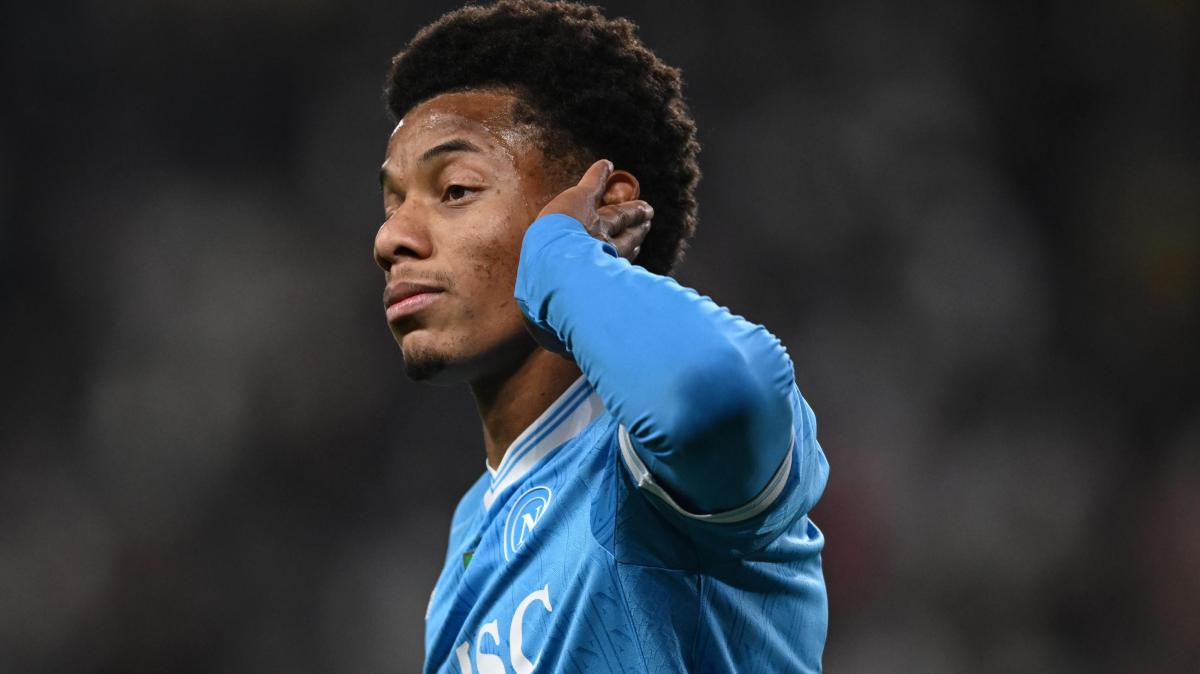 GdS - Napoli in ansia per Neres: c'è il rischio operazione e lo stop di due mesi 