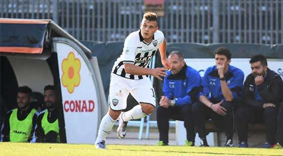 Dimarco impressiona con l'Ascoli, Puscas convince a Bari. Laxalt perde ancora