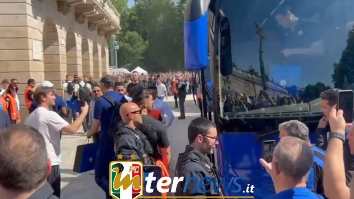 VIDEO - Arena Civica, ecco l'arrivo delle Legends nerazzurre