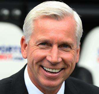 Pardew punge Mou: "Giorno storico per la Premier"