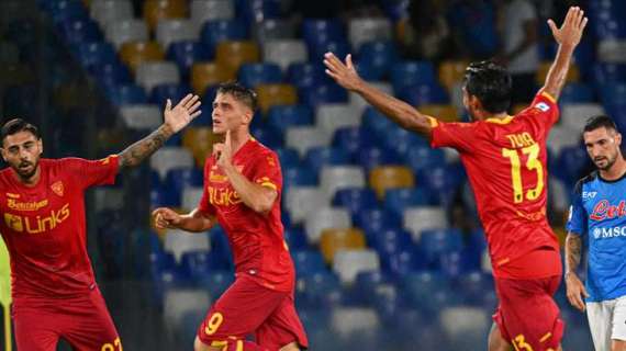 Colombo ferma il Napoli, 1-1 col Lecce. Prima Vlahovic, poi Milik: la Juve supera lo Spezia