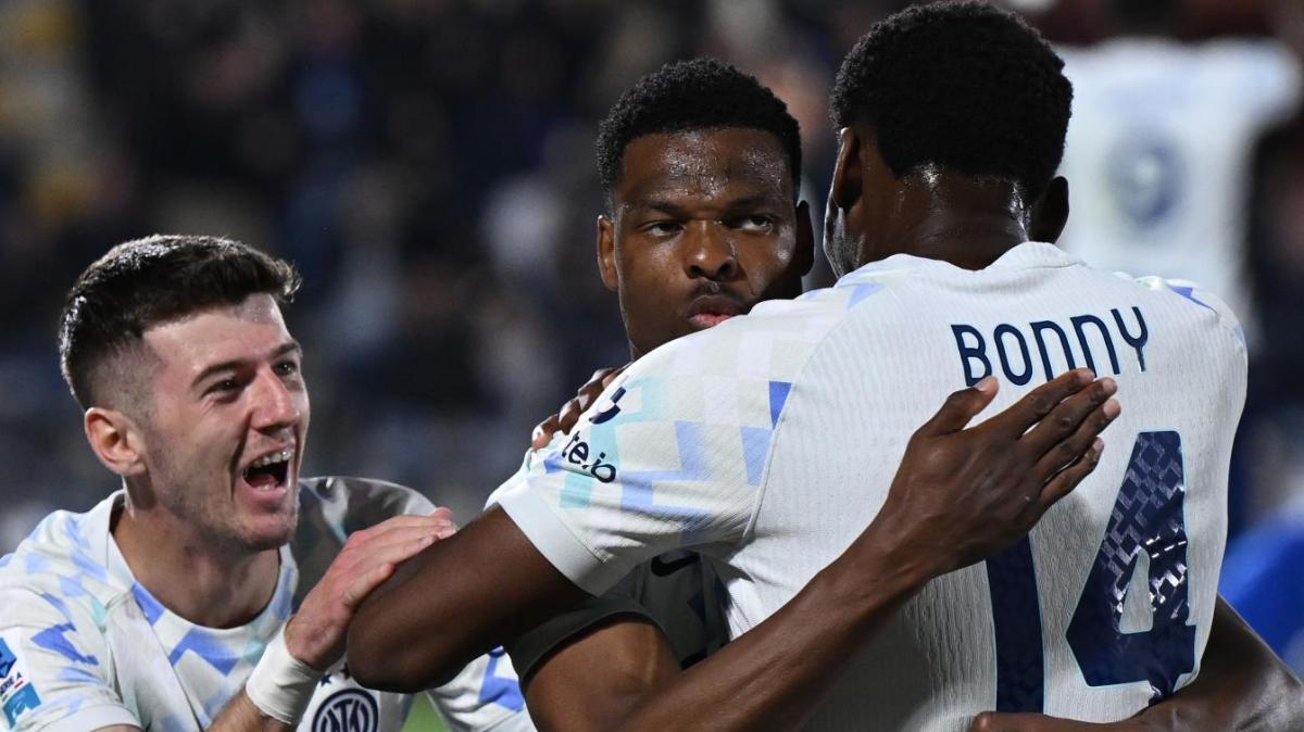 Doppia coppia per lo Scudetto: Thuram e Dumfries ribaltano un ottimo Como, l'Inter vince 4-2 e saluta la compagnia