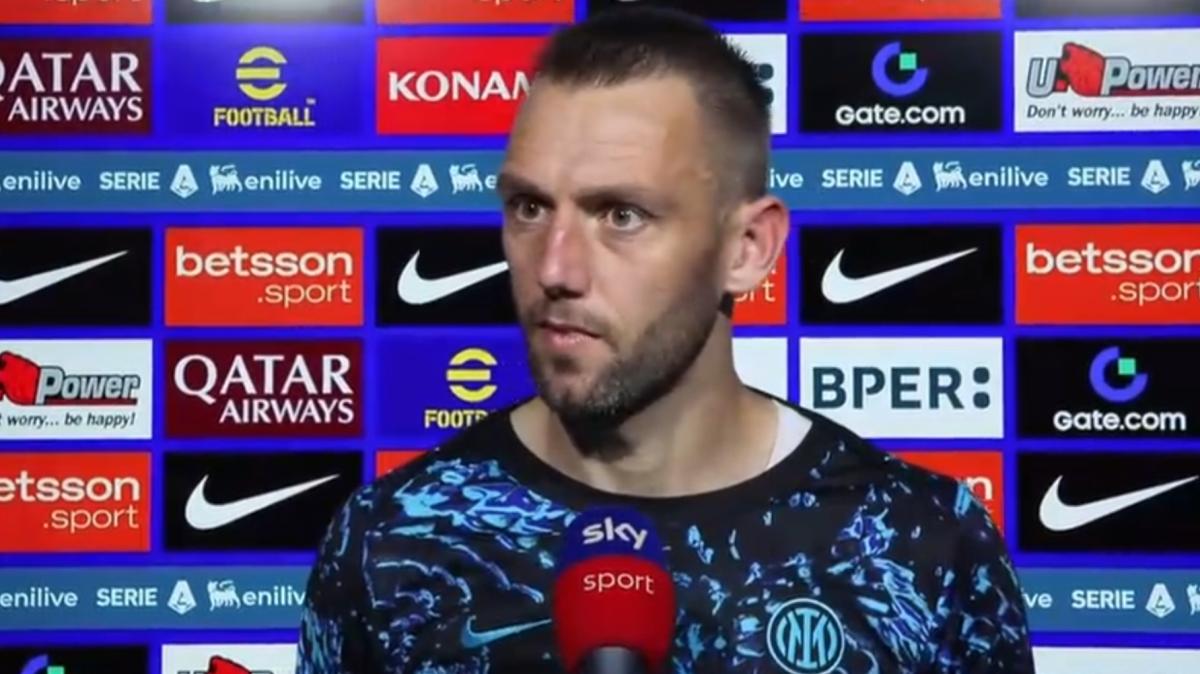 De Vrij: "Chivu sta facendo molto bene. Io mi vedo ancora all'Inter"