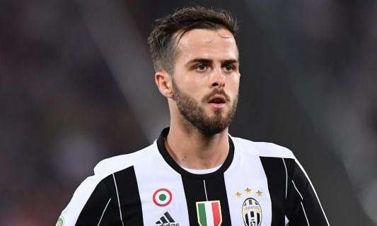 Juventus, Pjanic: "Scudetto, oltre a noi in corsa anche  Milan, Napoli, Roma e Inter"