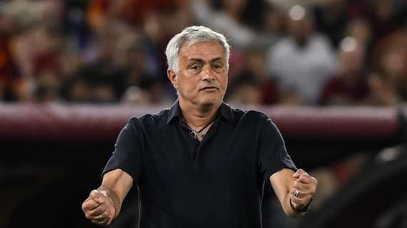 Mourinho verso l'esonero? Arriva la smentita della Roma: "Nessun contatto con Flick"