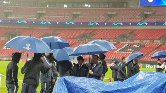 FOTO - L'Inter a Wembley: il walkabout della squadra sul terreno di gioco