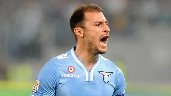 Qui Lazio - Reja prova il 4-3-3. Radu in gruppo, però...