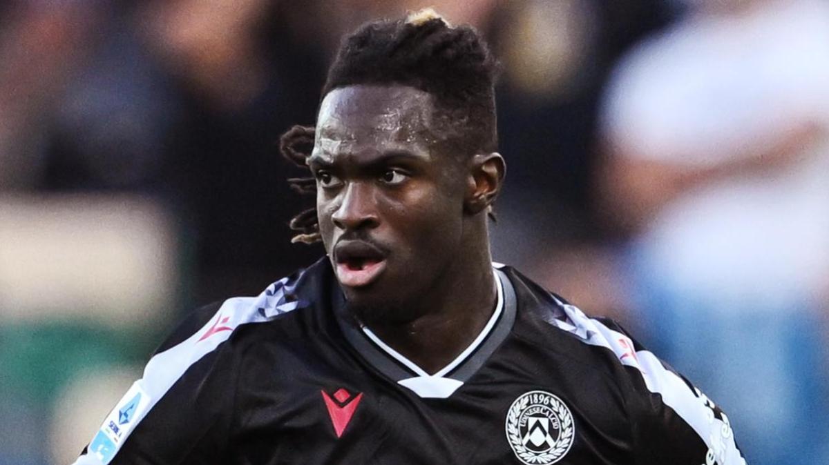 TS - Stipic a Milano, si tratta il rinnovo di Saelemakers. Al Milan piace Solet: derby con l'Inter?