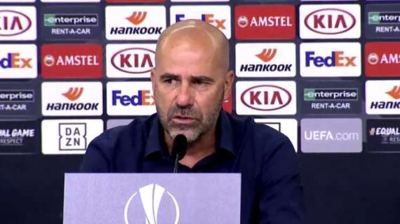 Bayer Leverkusen, Bosz: "Da sabato prepareremo la partita con l'Inter. Aranguiz squalificato? È un peccato"