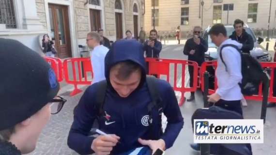 VIDEO - Verso Juventus-Inter, nerazzurri a Torino: l'arrivo di Inzaghi e dei giocatori in hotel