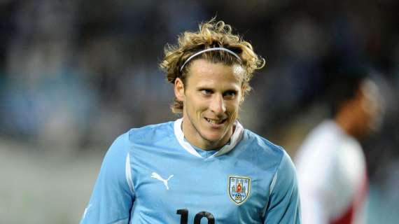 Diego Forlán a Inter Channel: "Giocherò dove vorrà l'allenatore"