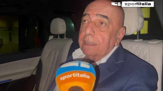 VIDEO - Galliani ufficializza Carlos Augusto all'Inter: "Tutto fatto, lo meritava. Vuole giocare la Champions"