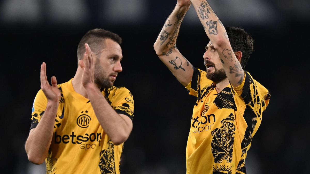 Pastorello sul futuro di Acerbi e De Vrij: "Con noi l'Inter è stata chiara. Io porterò più opzioni ai giocatori"