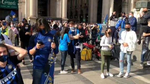VIDEO - Tutta la gioia dei tifosi in Piazza Duomo: "Siamo come i pazzi, emozione incredibile"
