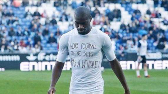 Kondogbia, una maglietta per protesta sociale: "Fuori dal calcio non sono in vendita"