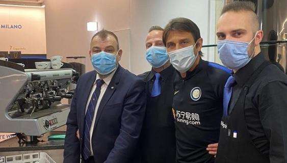 Conte, il tour di Appiano continua: "Buongiorno con un buon caffé"