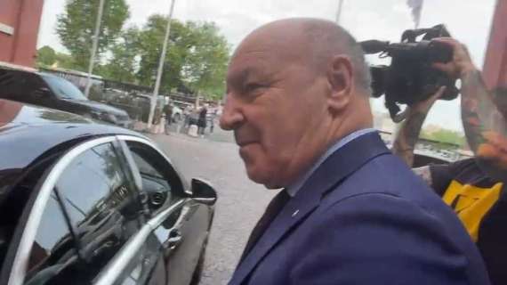 VIDEO - Colpo Rabiot-Inter e ritorno alla Juve: Marotta risponde ai cronisti e a un tifoso all'uscita dal CONI