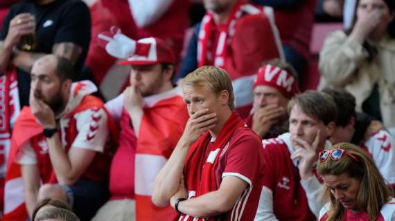 La UEFA su Twitter: "Il match di Copenaghen è stato sospeso per un'emergenza medica"