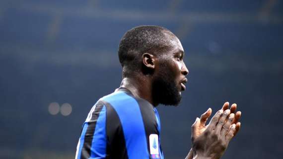 Mpenza: "Criticare Lukaku è da pazzi come farlo con Messi o CR7"