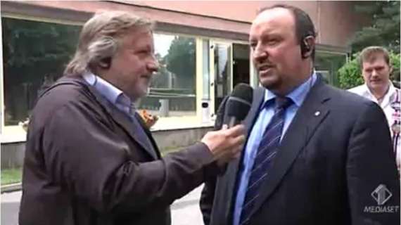 Antonio Bartolomucci mentre intervista Rafa Benitez