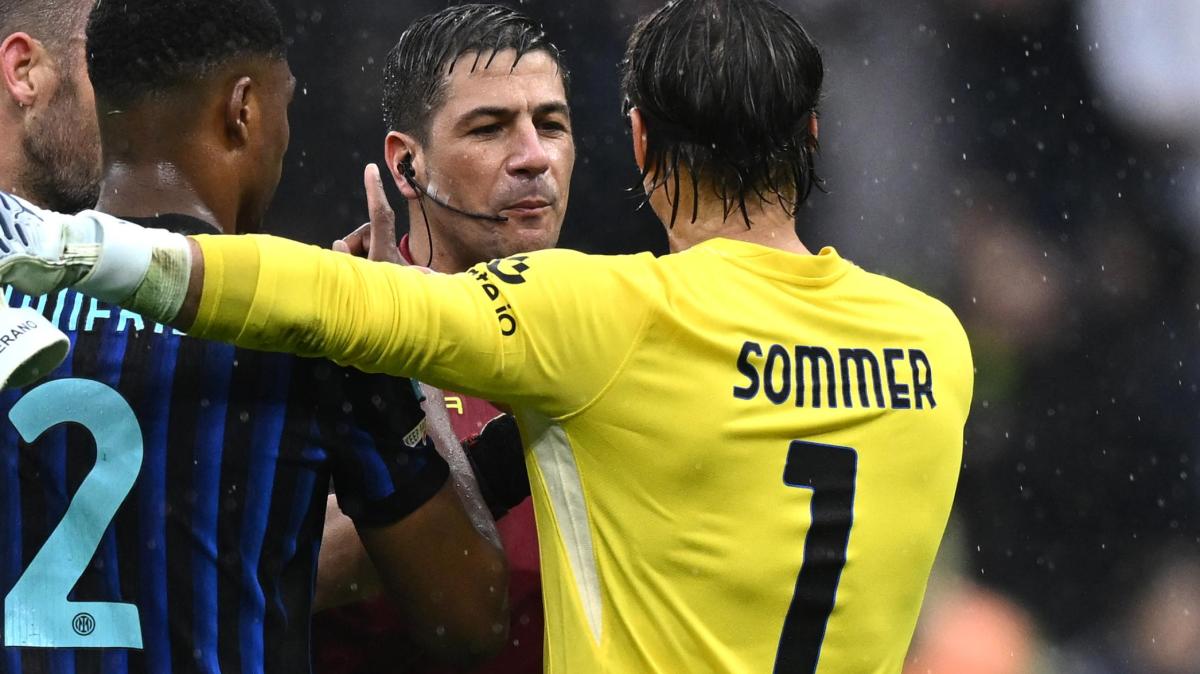 Moviola GdS - Scalvini-Frattesi, il calcio è netto ed è sempre rigore: "Il VAR Gariglio silente, non va bene"