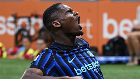 Il sorriso di un brillante Bonny per il premio di MPV: "Ciao interisti, sono felice"