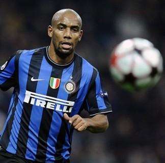 Mourinho vuole approfittare del calo di Maicon