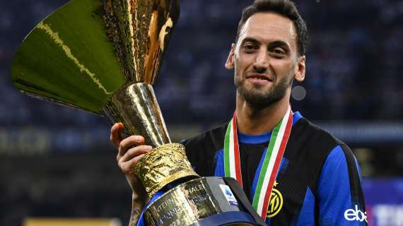 Calhanoglu chiude ogni discorso: "Orgoglioso di far parte dell'Inter, non ho mai pensato di andare via" 